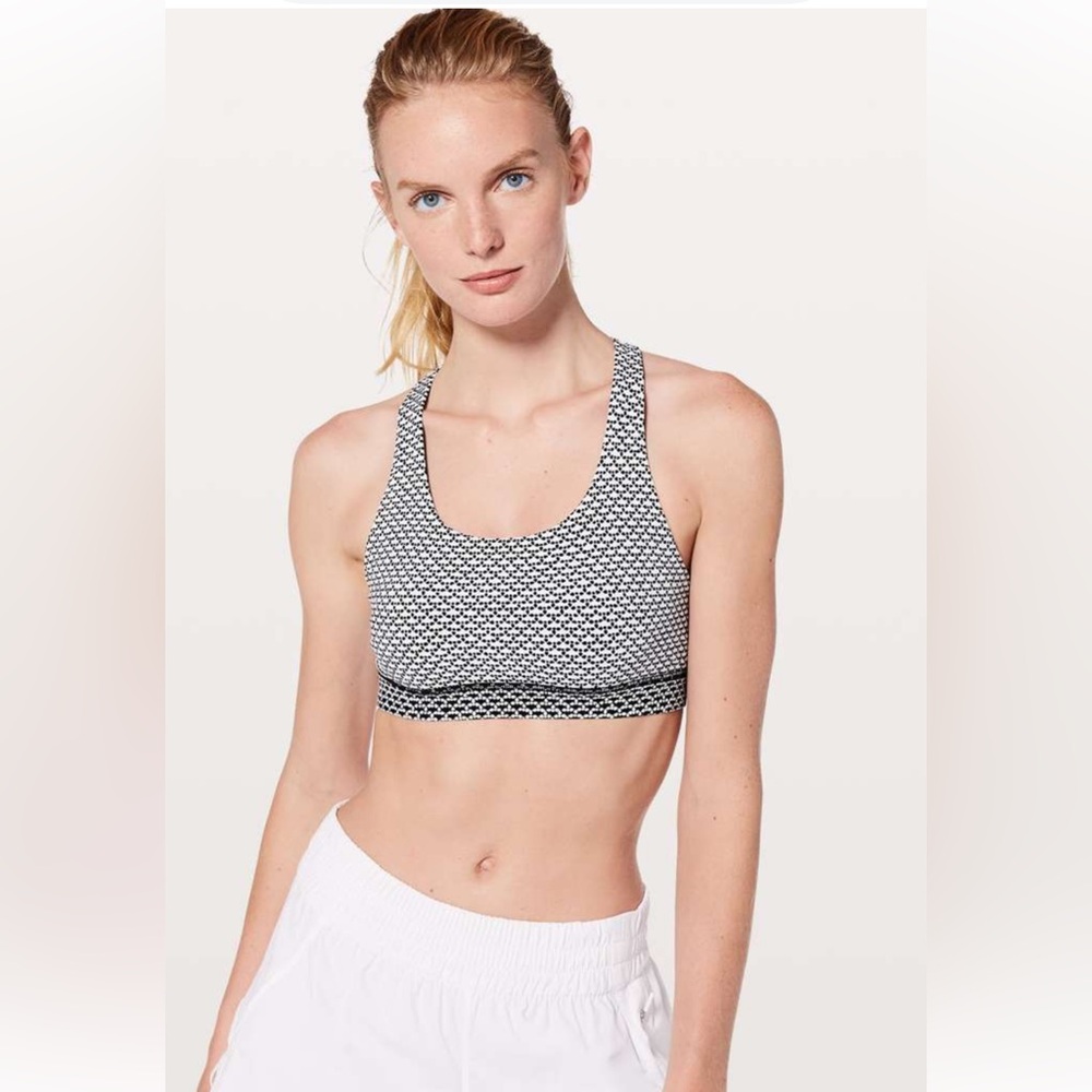SOLD

Lululemon Time to Sweat bra monochrome black/white size 2